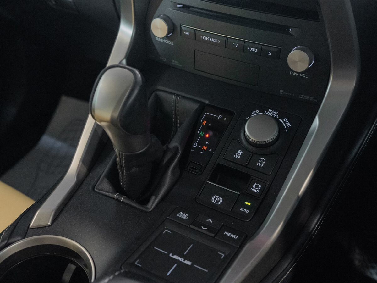 Lexus NX200t 2015 - фото автомобиля