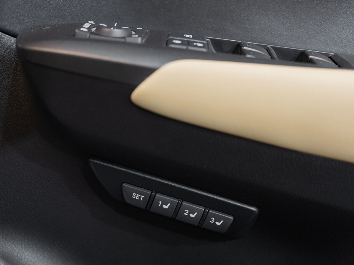 Lexus NX200t 2015 - фото автомобиля