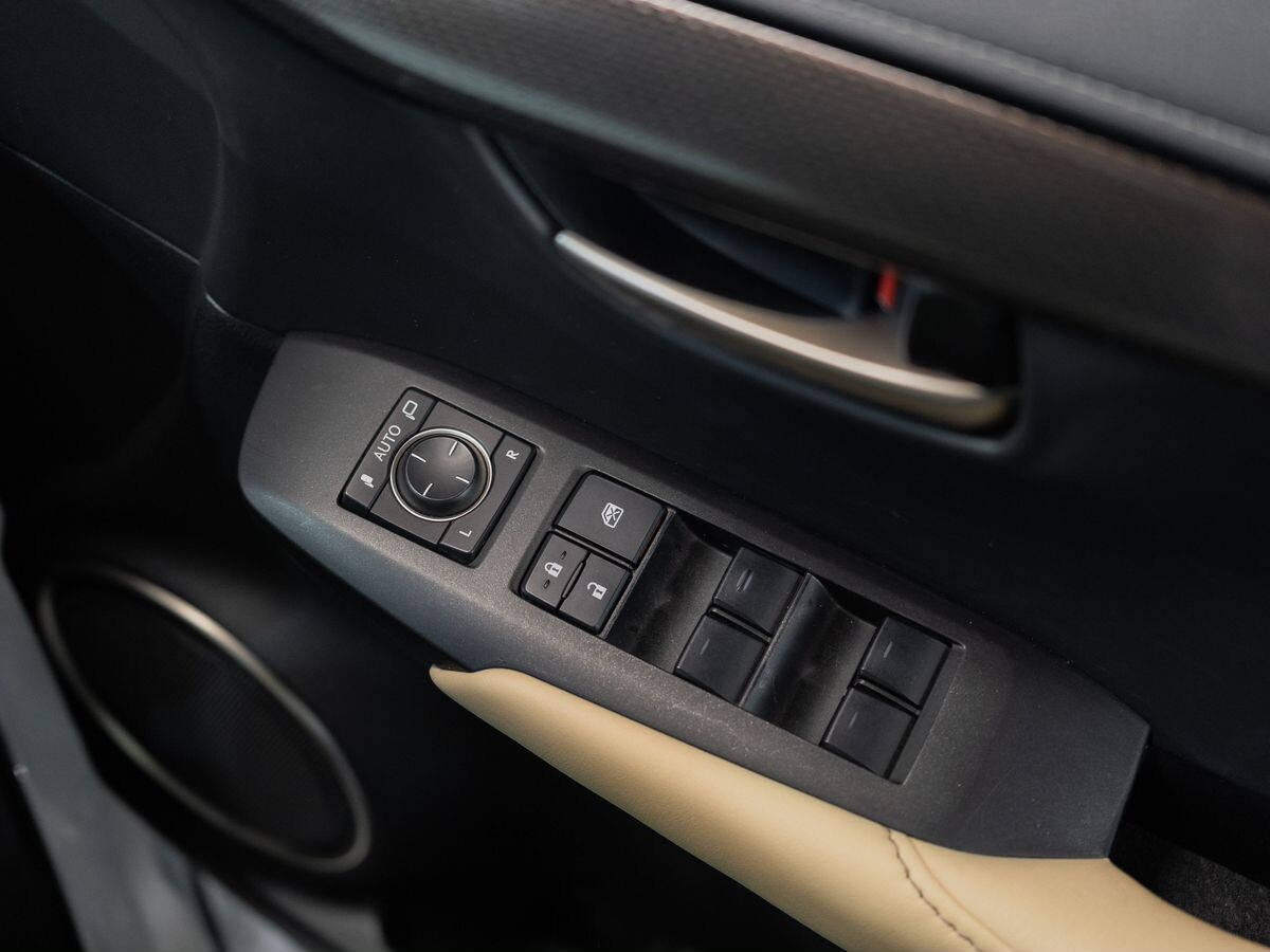 Lexus NX200t 2015 - фото автомобиля