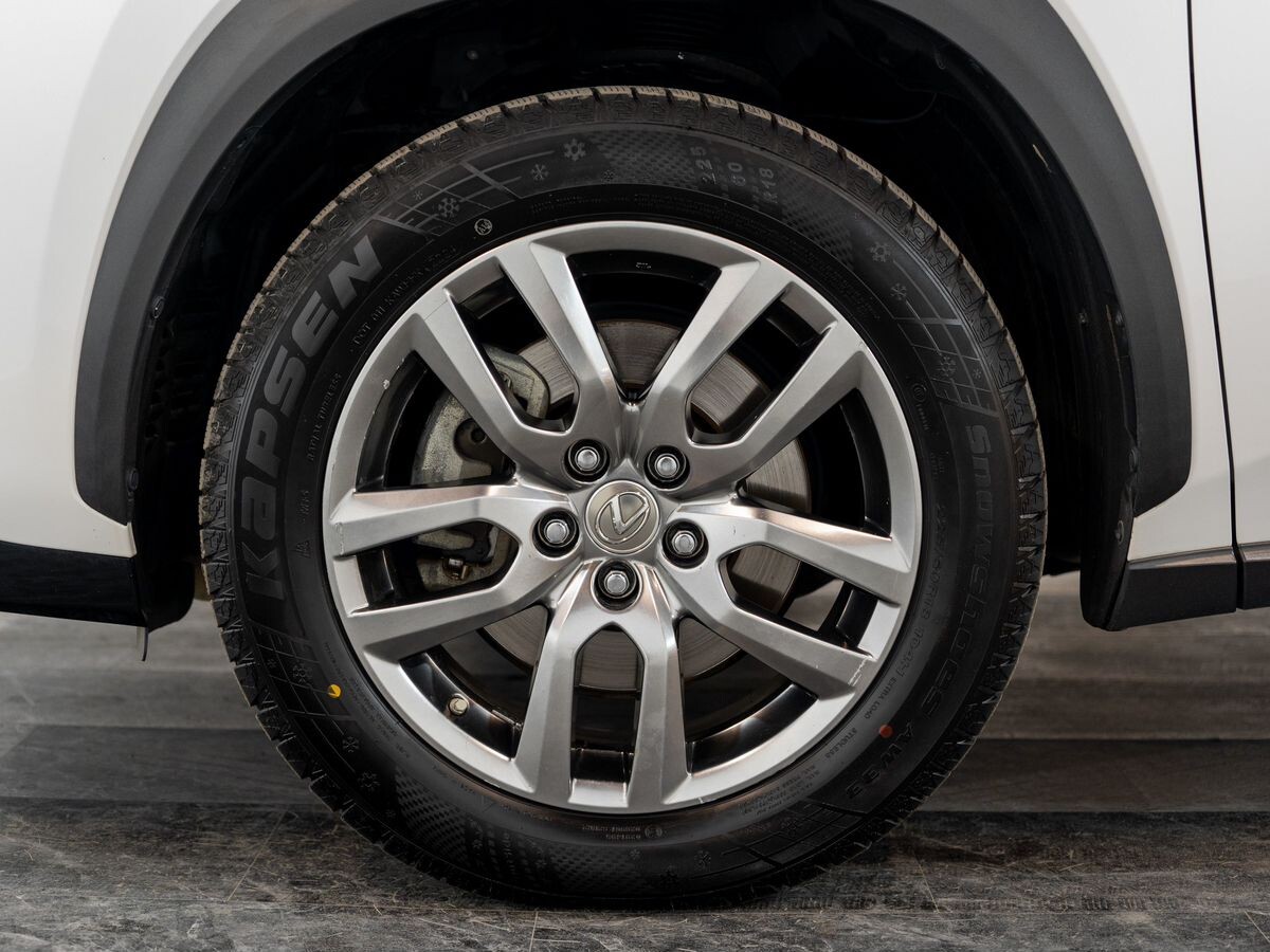 Lexus NX200t 2015 - фото автомобиля