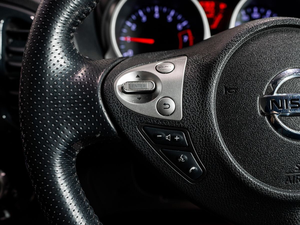 Nissan Juke 2011 - фото автомобиля