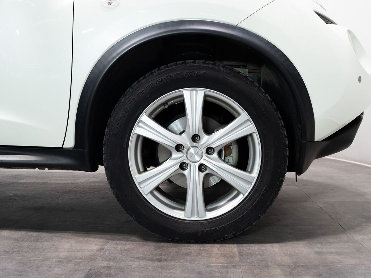 Nissan Juke 2011 - фото автомобиля