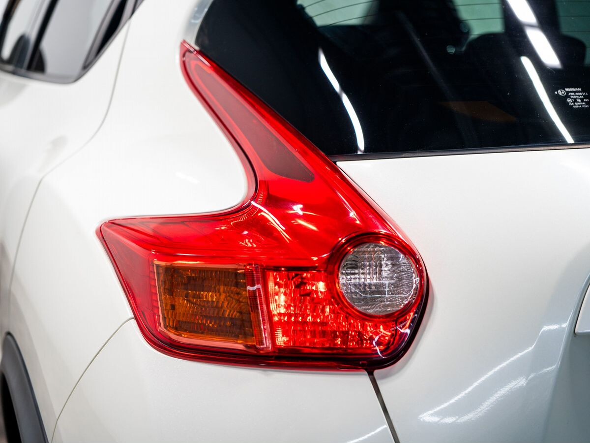 Nissan Juke 2011 - фото автомобиля