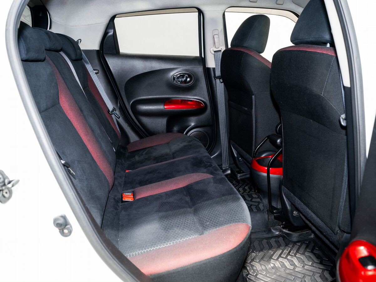 Nissan Juke 2011 - фото автомобиля