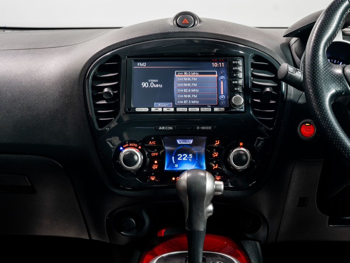 Nissan Juke 2011 - фото автомобиля