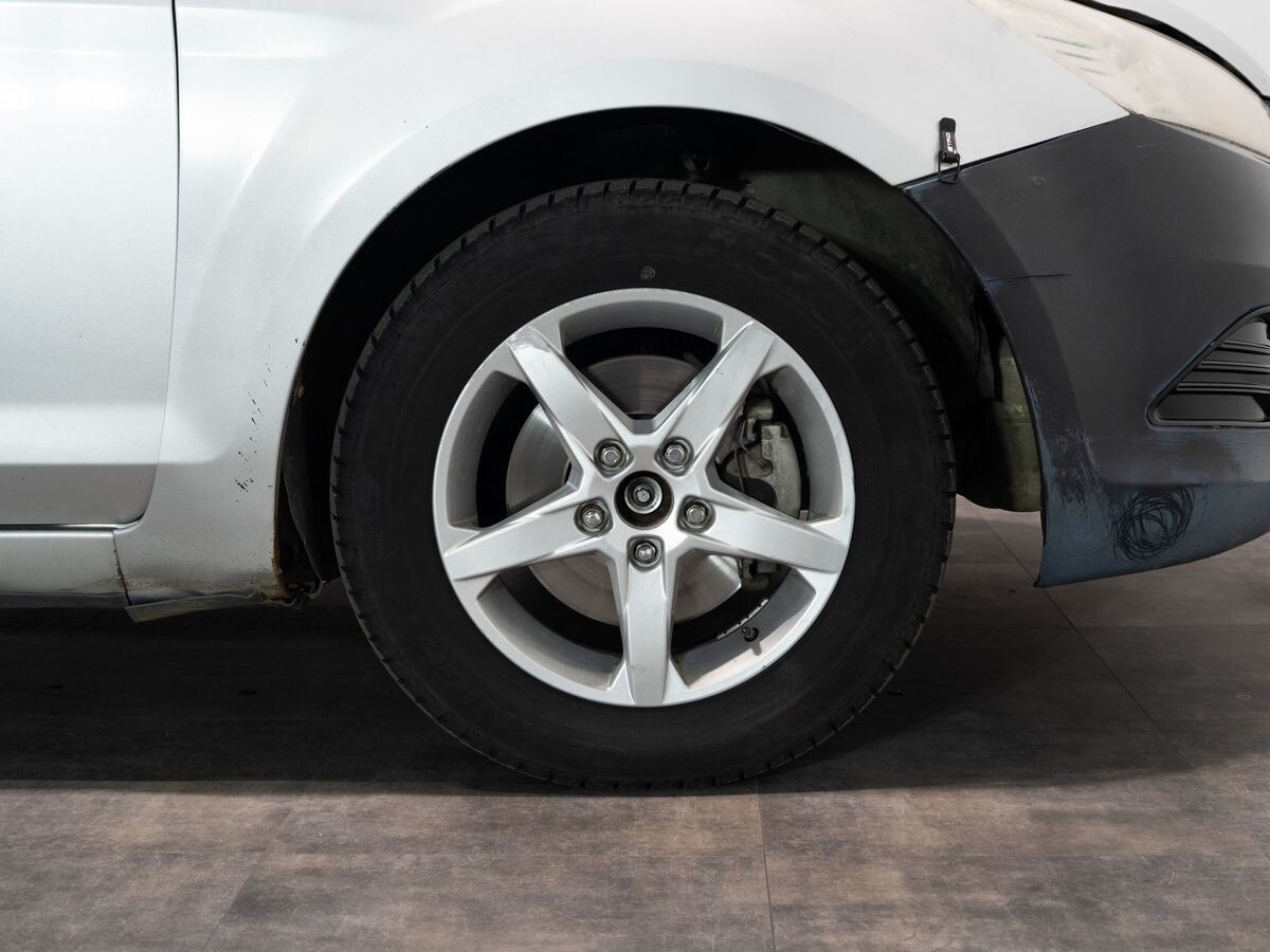 Ford Focus 2010 - фото автомобиля