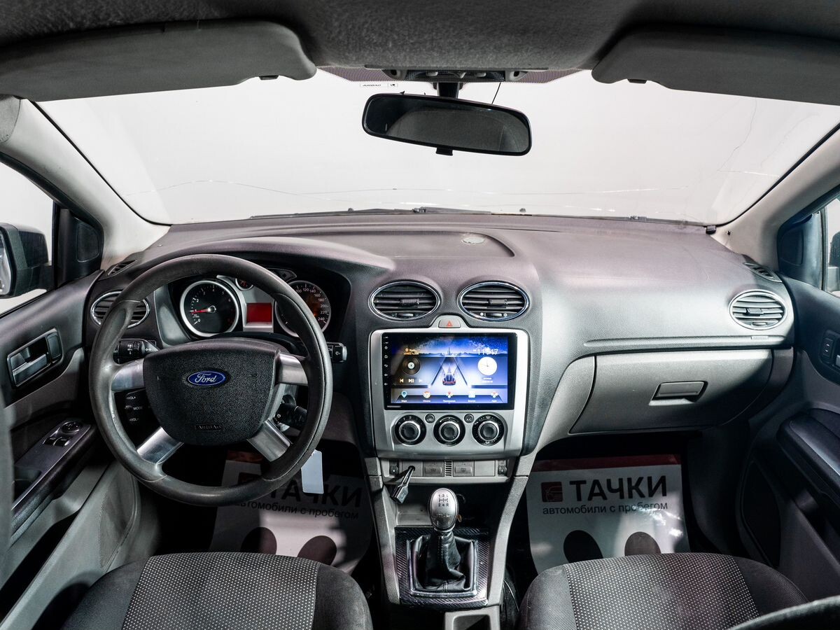 Ford Focus 2010 - фото автомобиля