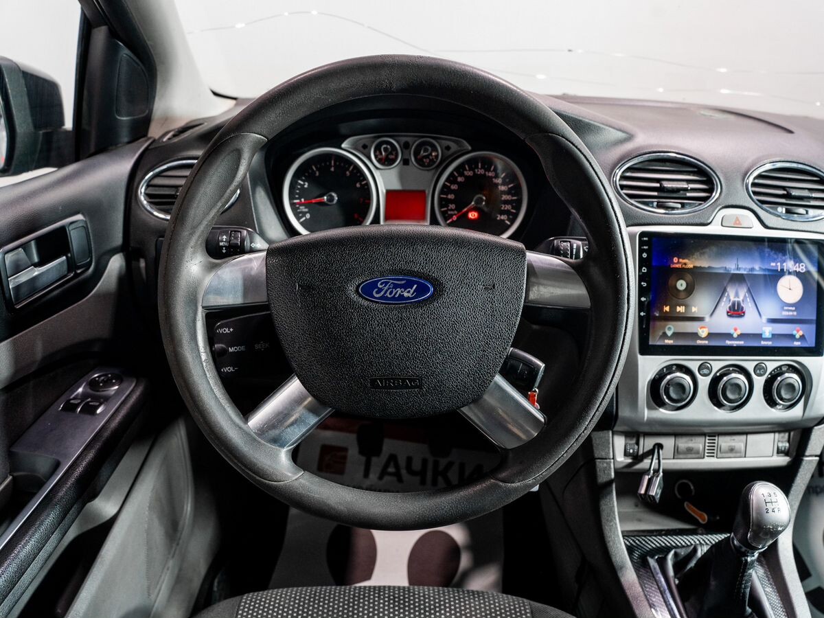Ford Focus 2010 - фото автомобиля