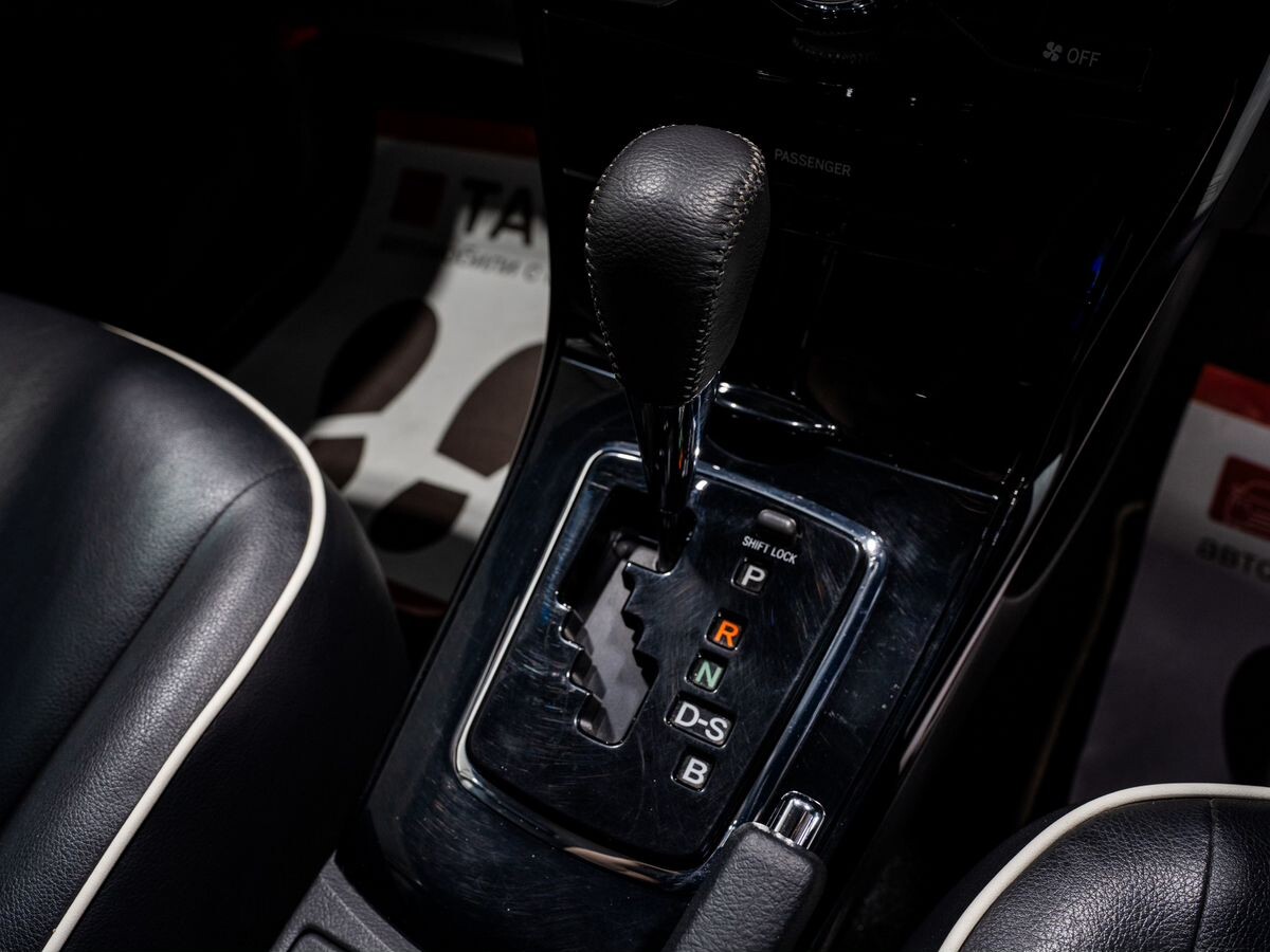 Toyota Corolla Fielder 2011 - фото автомобиля