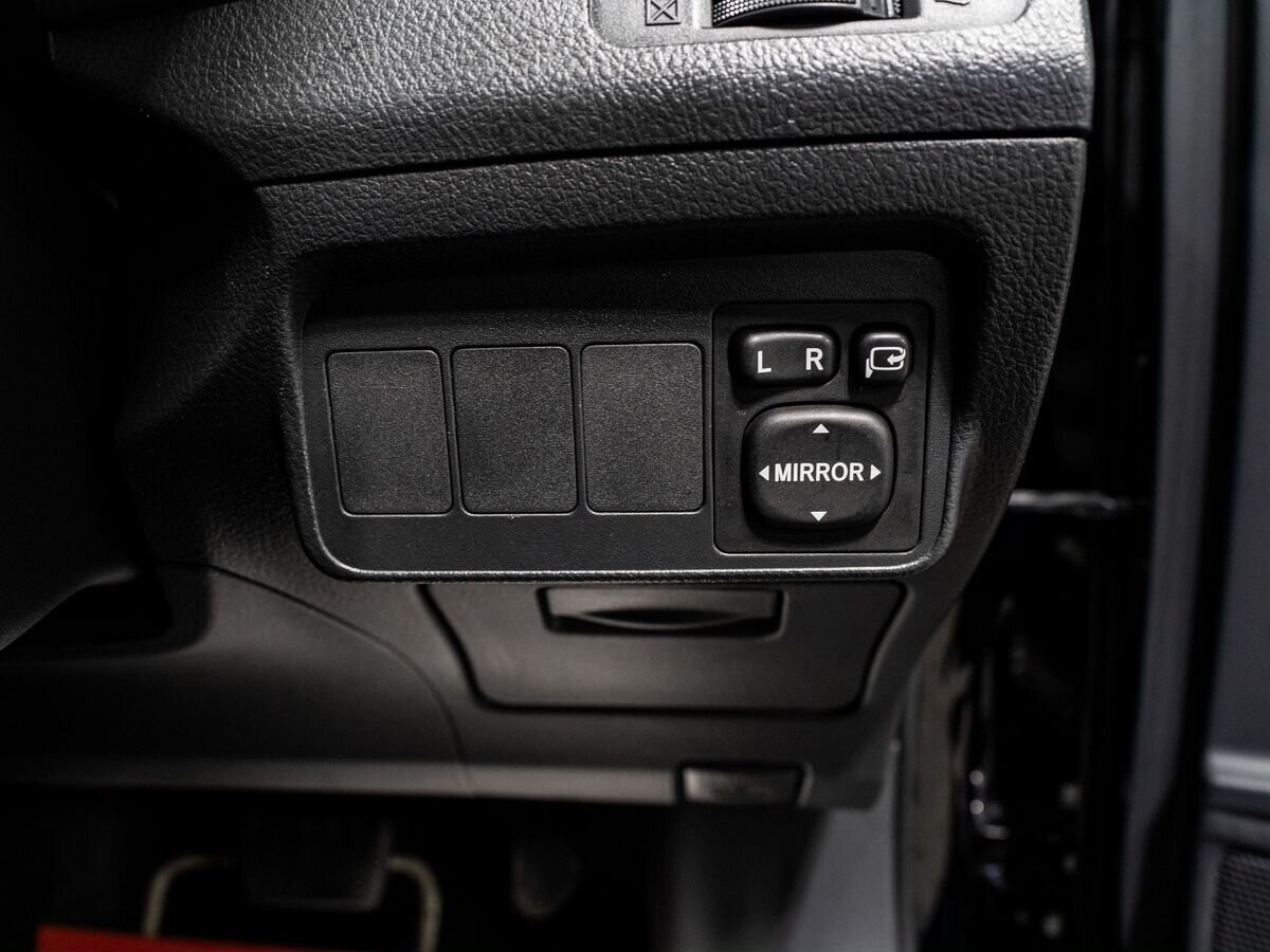 Toyota Corolla Fielder 2011 - фото автомобиля