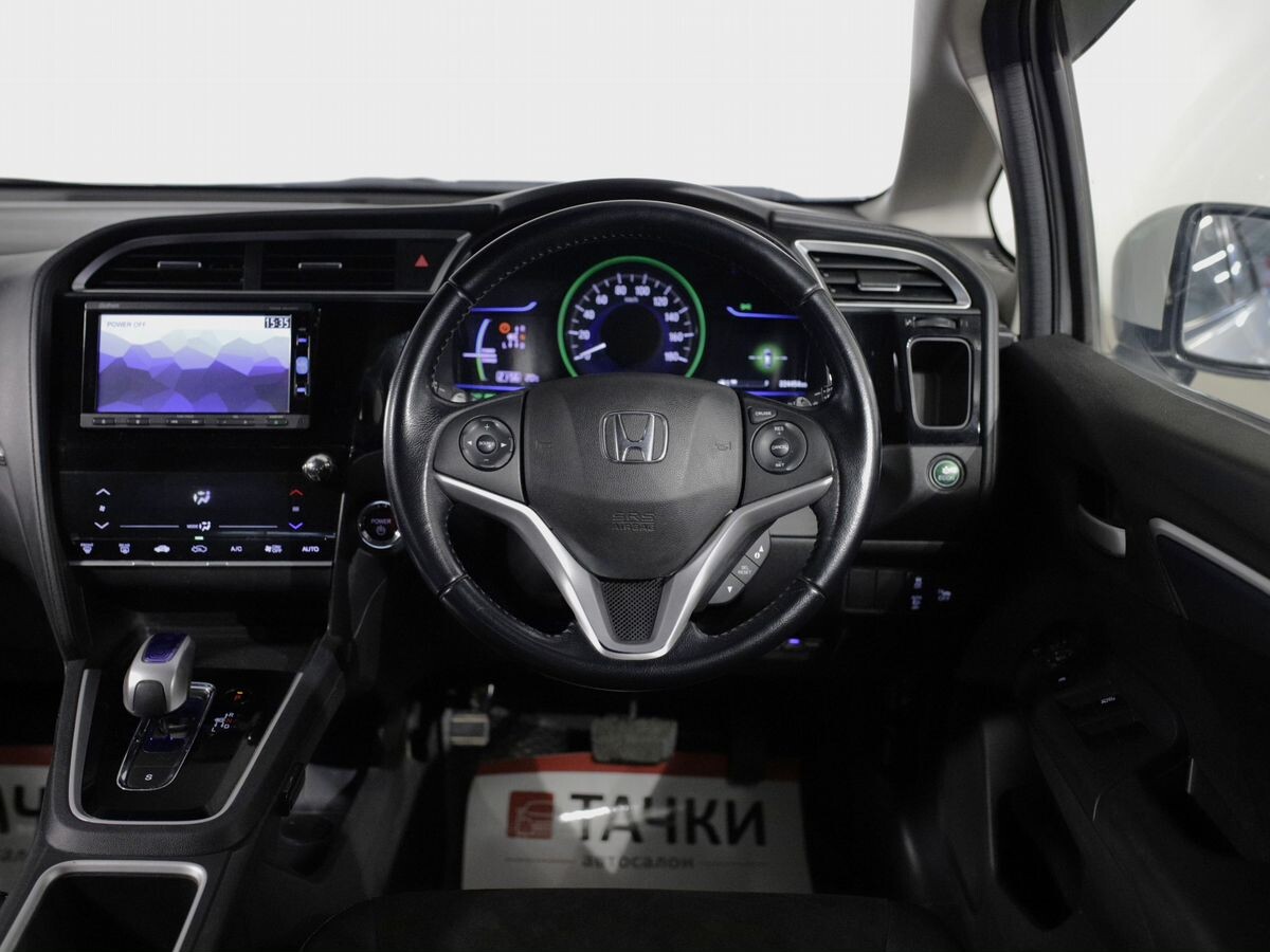 Honda Shuttle 2015 - фото автомобиля