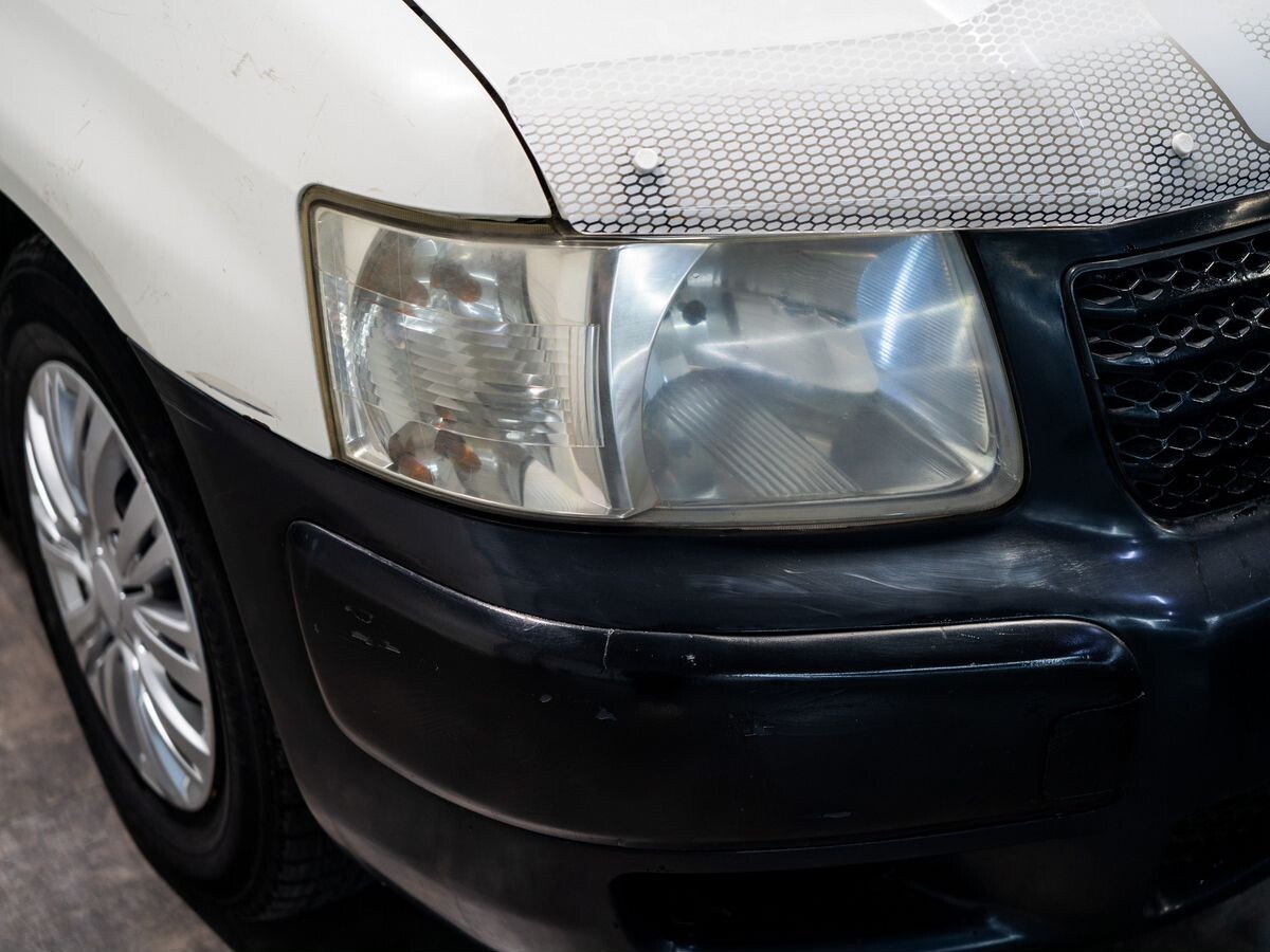 Toyota Succeed 2003 - фото автомобиля