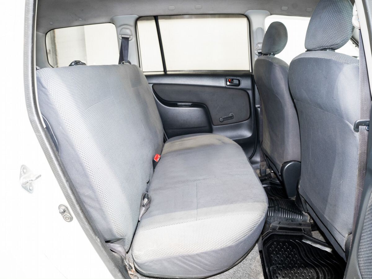 Toyota Succeed 2003 - фото автомобиля