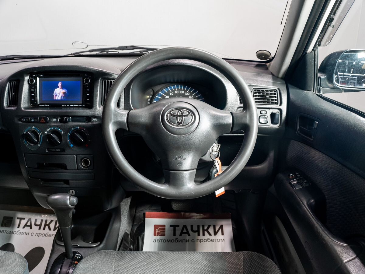 Toyota Succeed 2003 - фото автомобиля