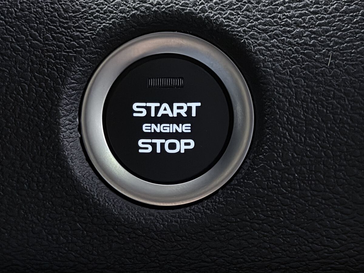 Geely Coolray 2025 - фото автомобиля