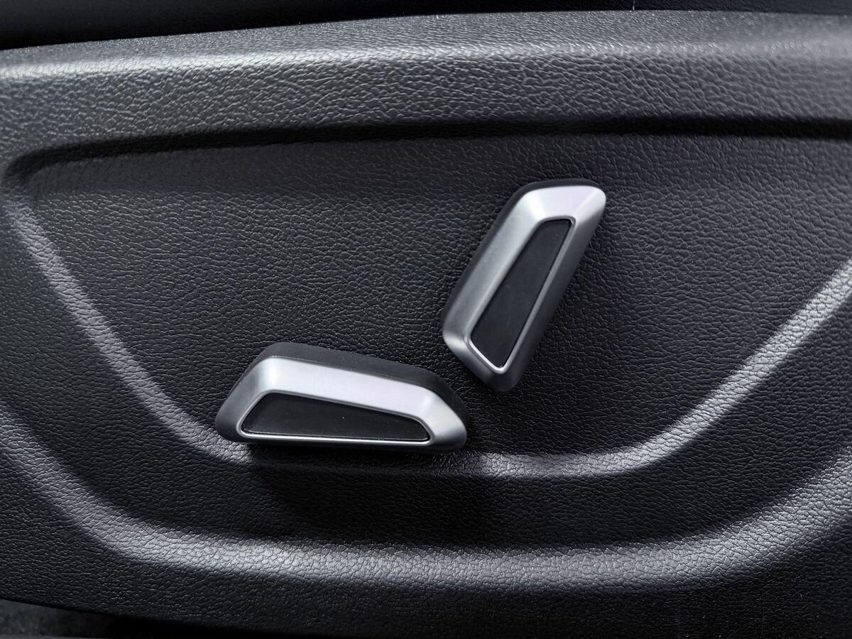 Geely Coolray 2025 - фото автомобиля