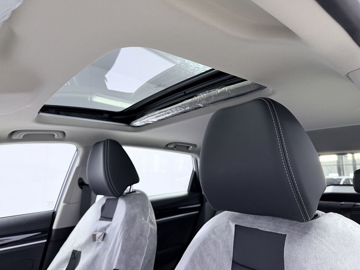 Geely Coolray 2025 - фото автомобиля