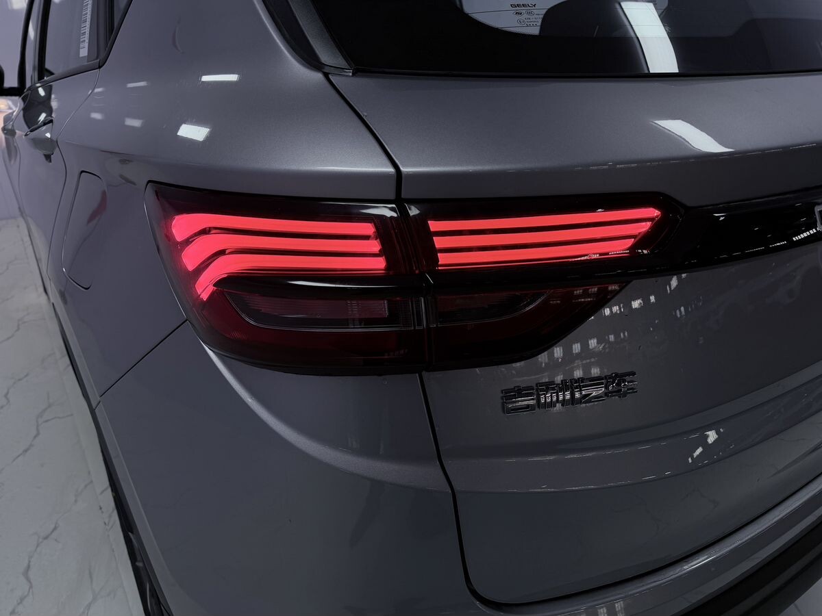 Geely Coolray 2025 - фото автомобиля