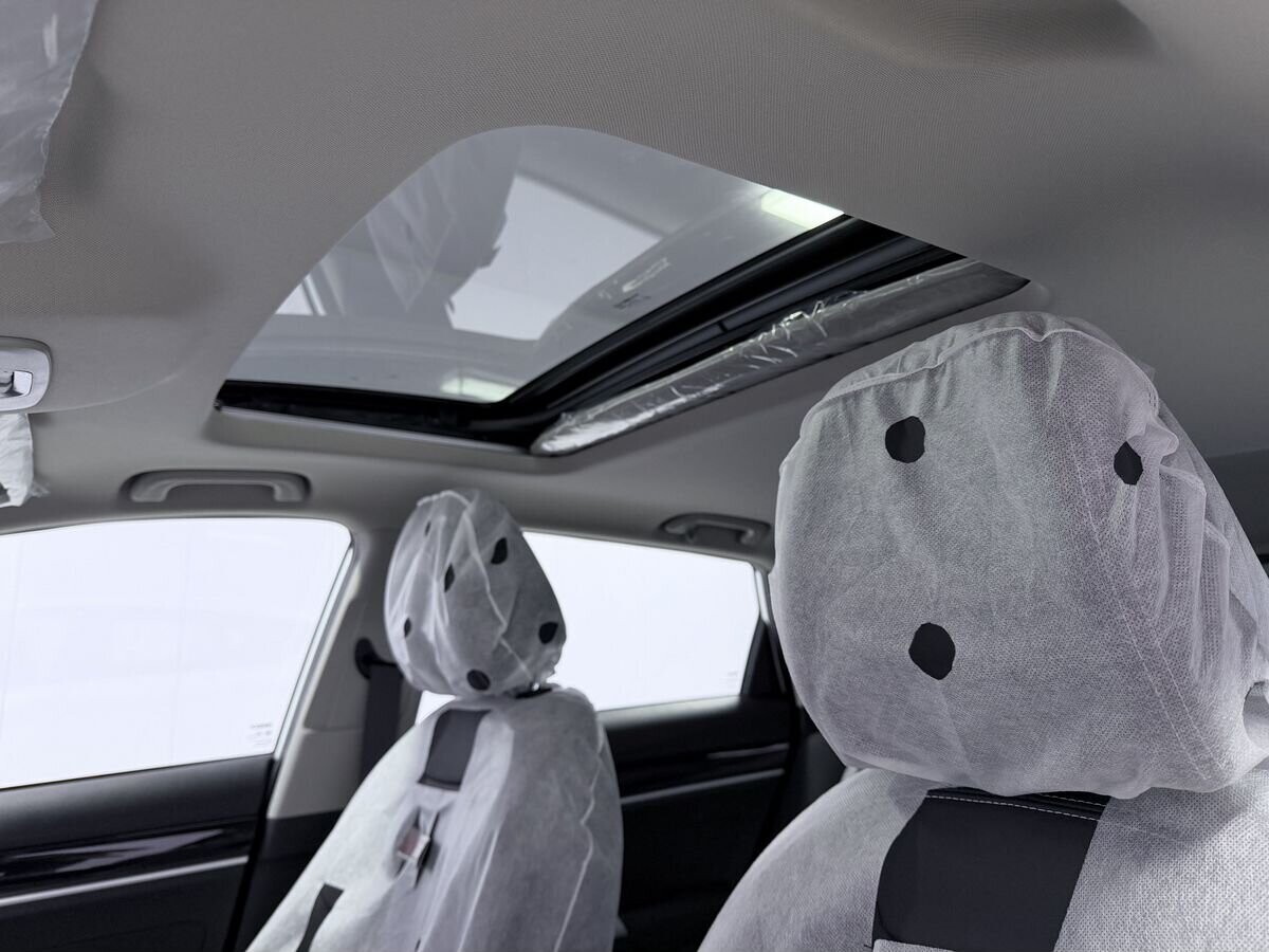 Geely Coolray 2025 - фото автомобиля