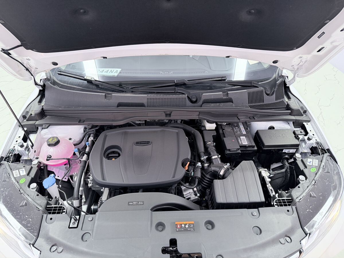 Geely Coolray 2025 - фото автомобиля