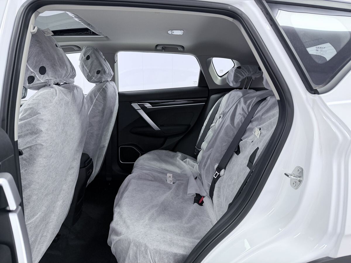 Geely Coolray 2025 - фото автомобиля