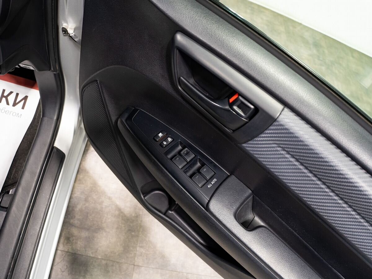 Toyota Corolla Fielder 2014 - фото автомобиля