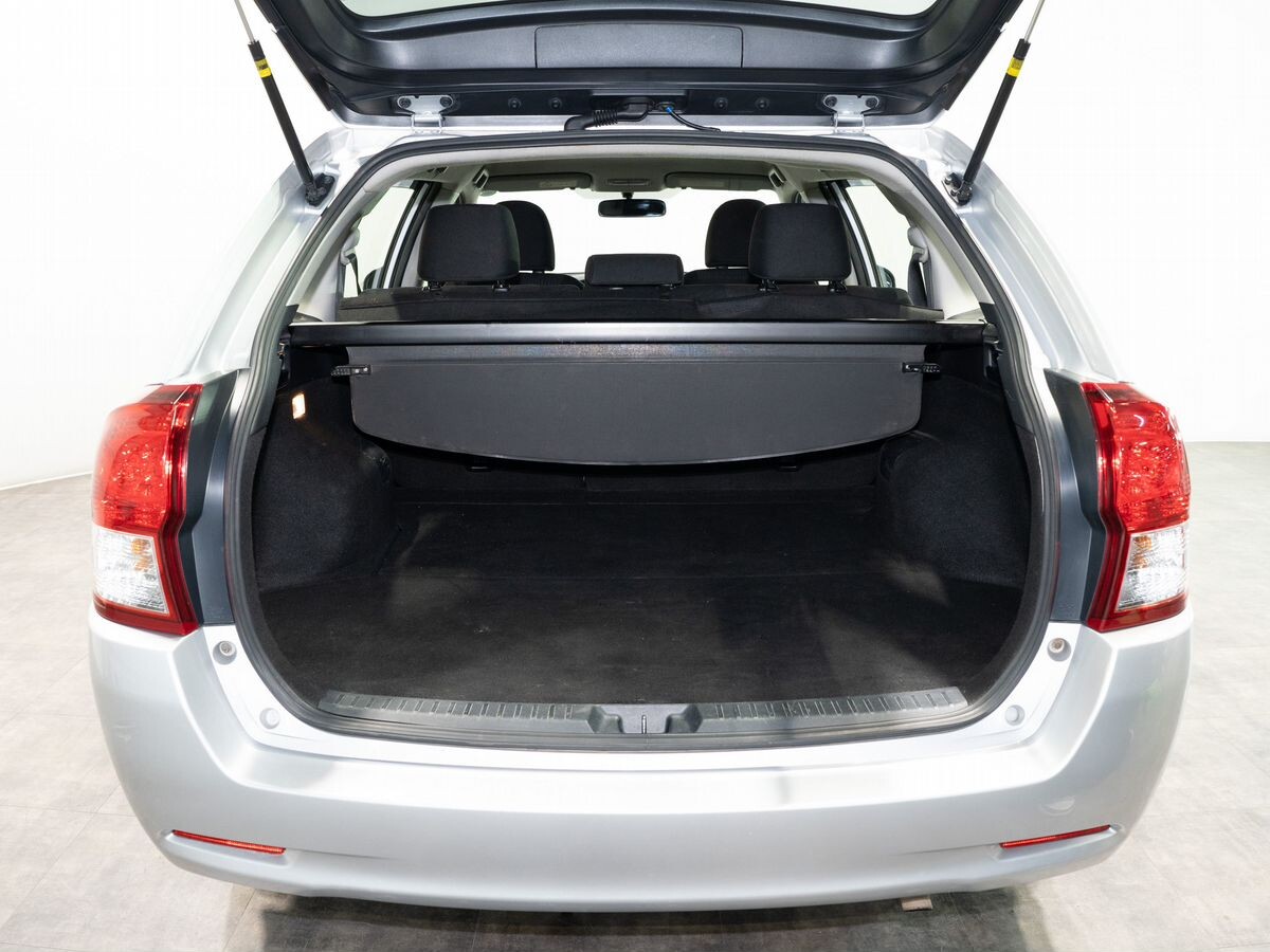 Toyota Corolla Fielder 2014 - фото автомобиля