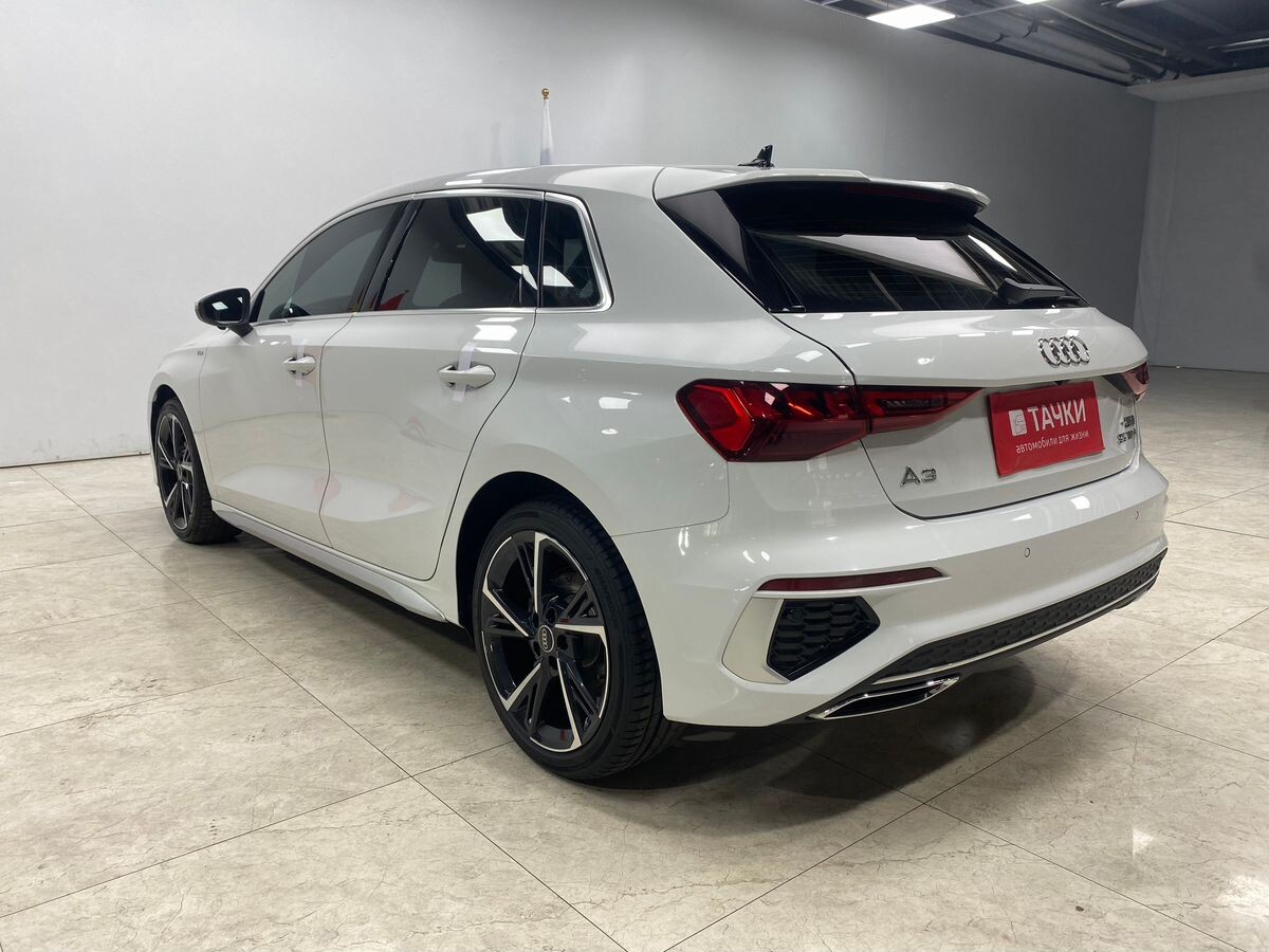 Audi A3 2022 - фото автомобиля