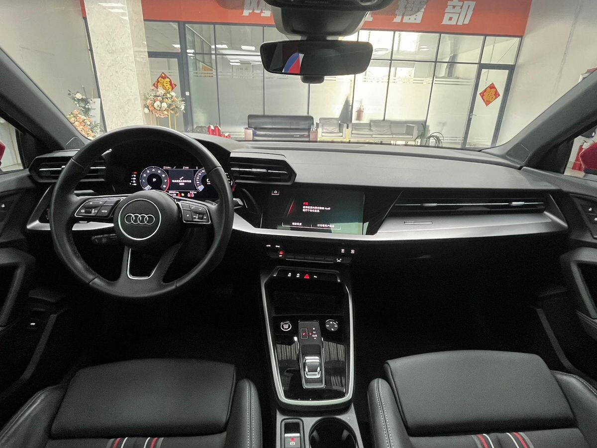 Audi A3 2023 - фото автомобиля