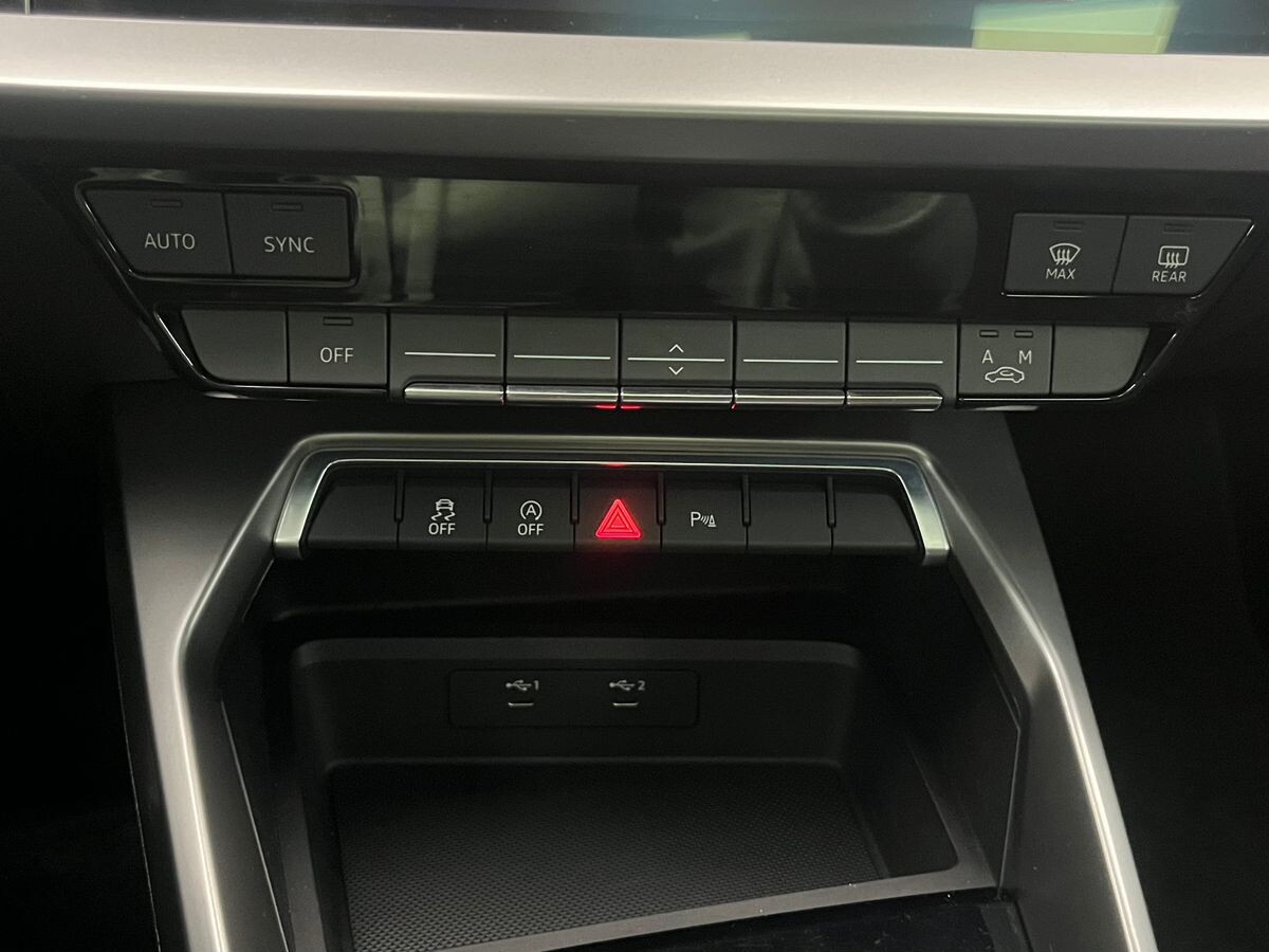 Audi A3 2023 - фото автомобиля