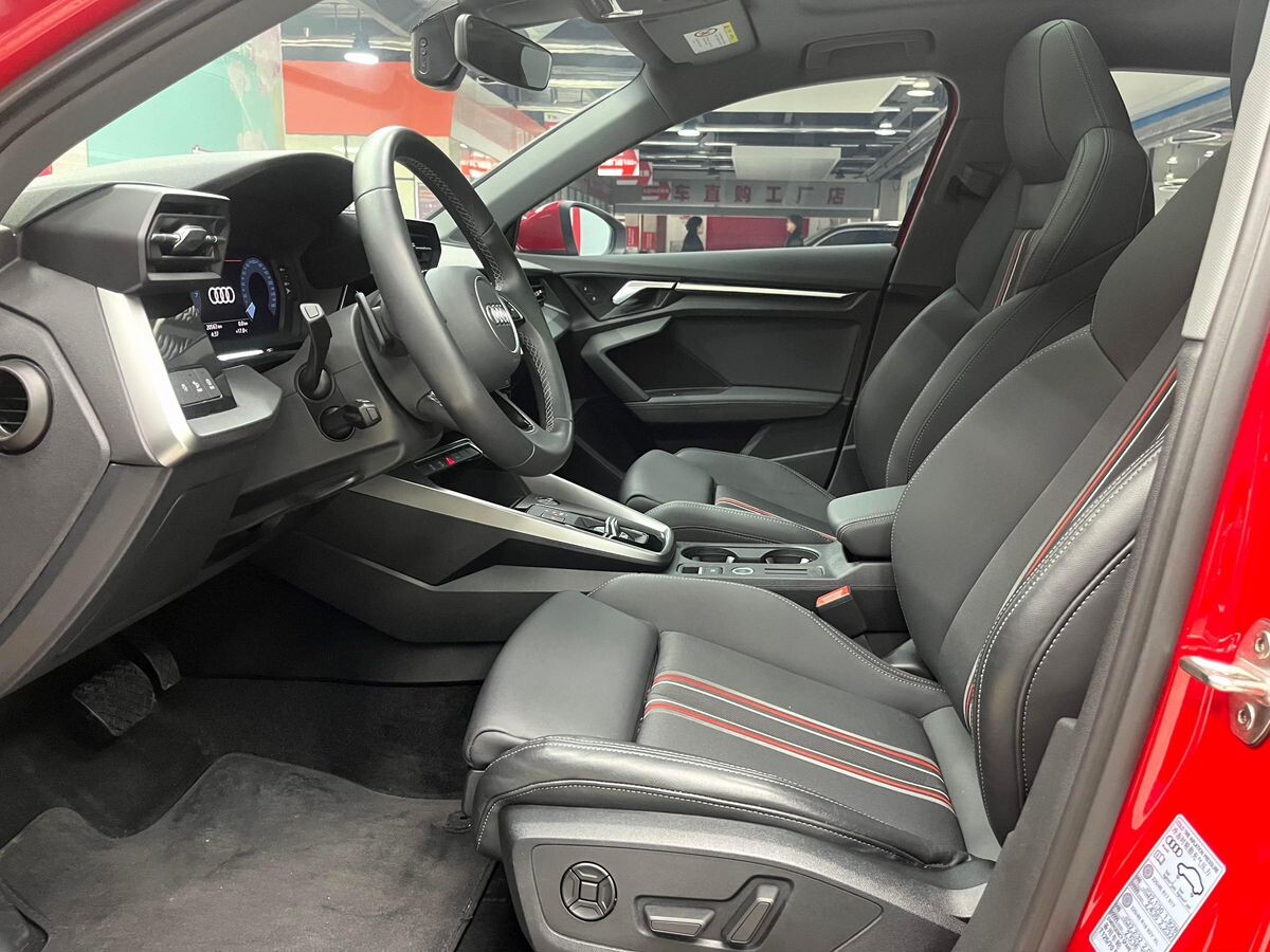 Audi A3 2023 - фото автомобиля