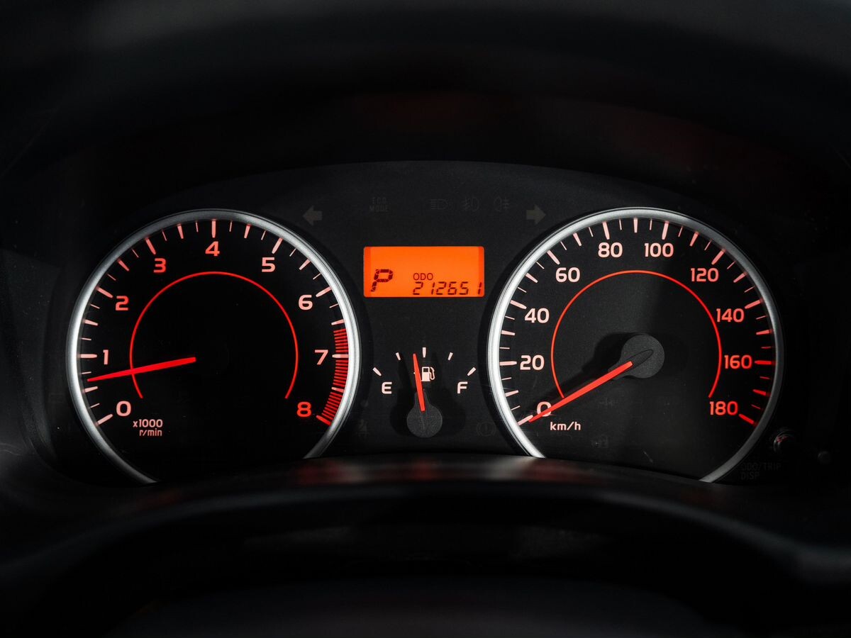 Toyota Wish 2013 - фото автомобиля