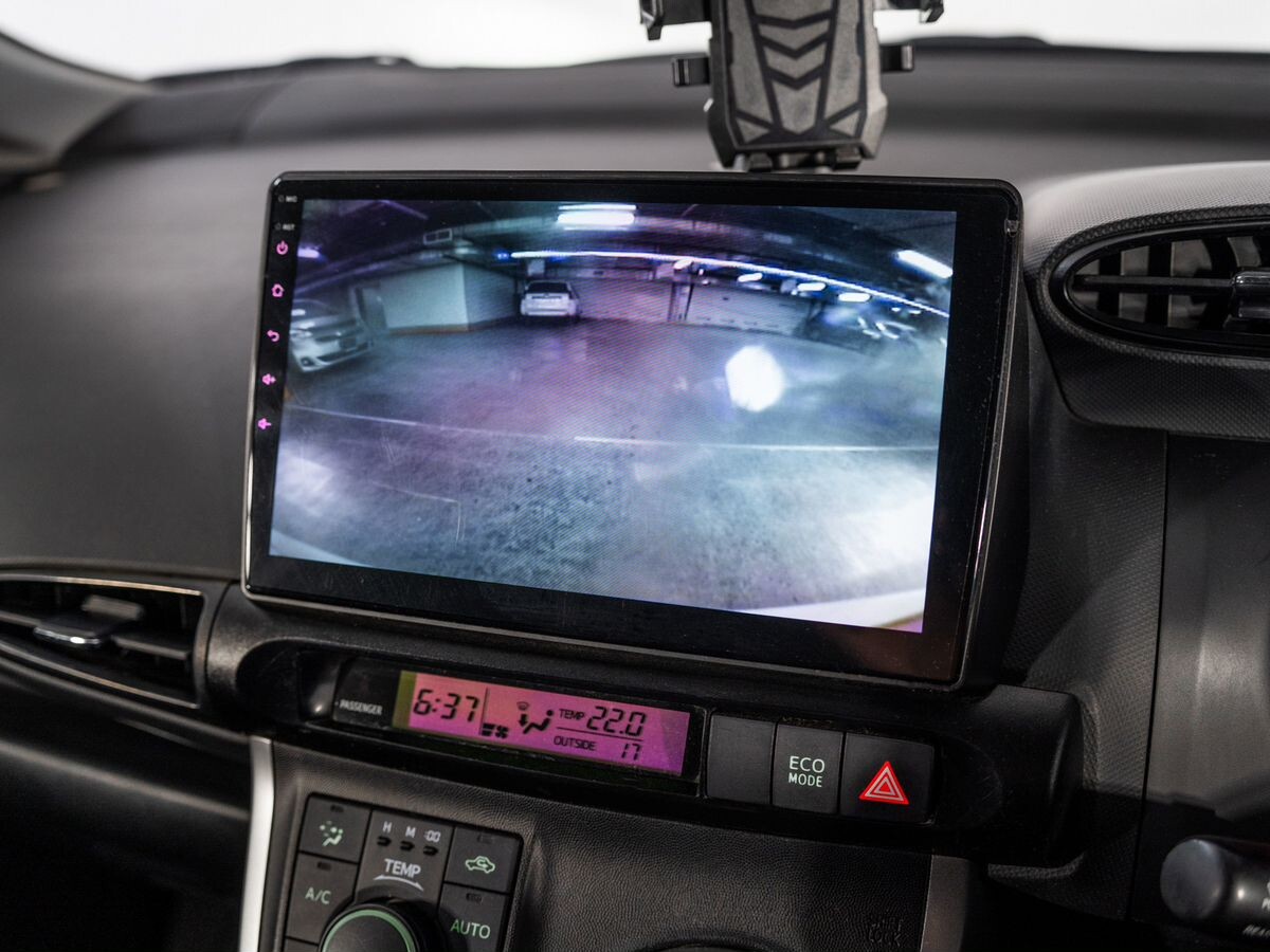 Toyota Wish 2013 - фото автомобиля