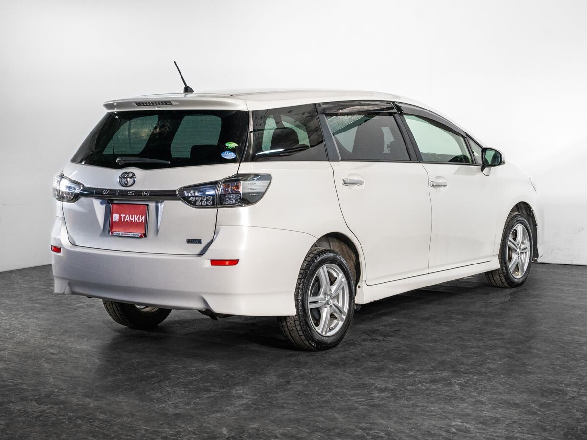 Toyota Wish 2013 - фото автомобиля