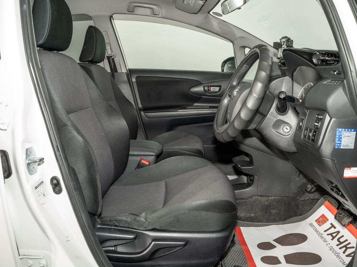 Toyota Wish 2013 - фото автомобиля