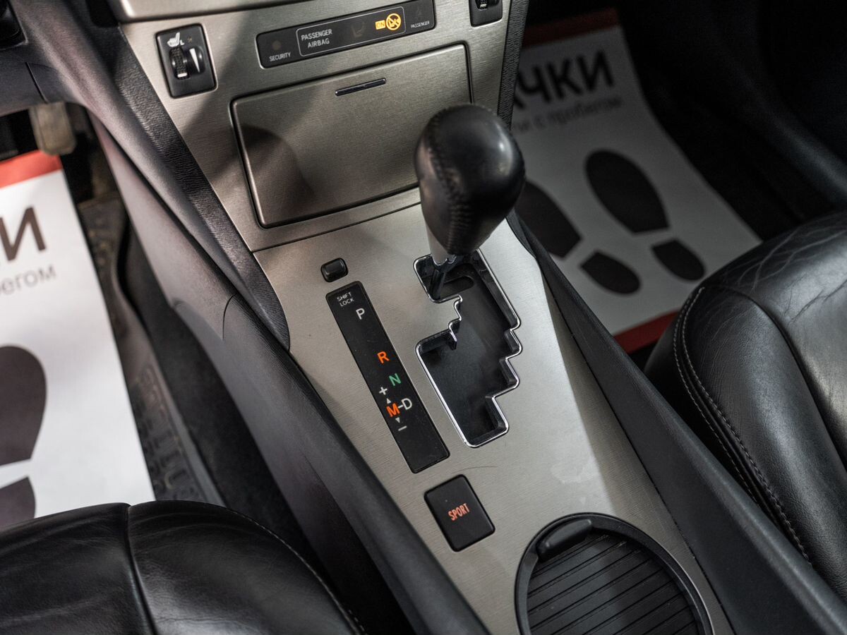 Toyota Avensis 2010 - фото автомобиля