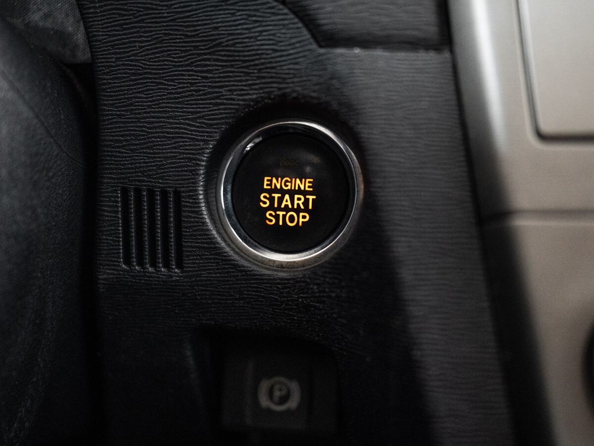 Toyota Avensis 2010 - фото автомобиля