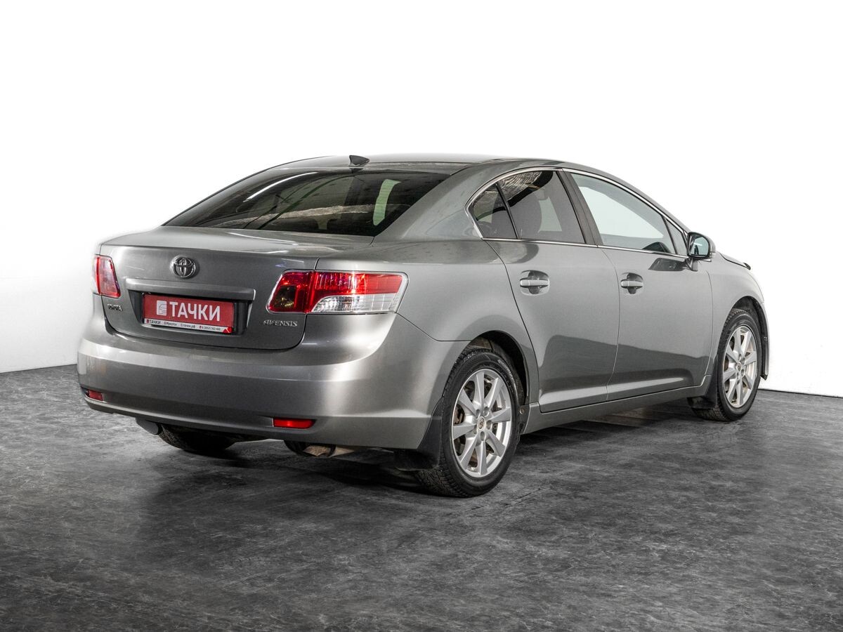 Toyota Avensis 2010 - фото автомобиля