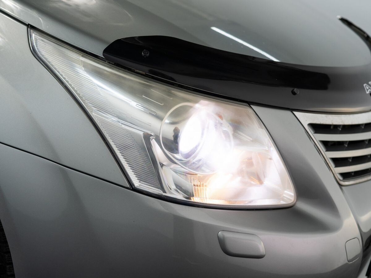 Toyota Avensis 2010 - фото автомобиля