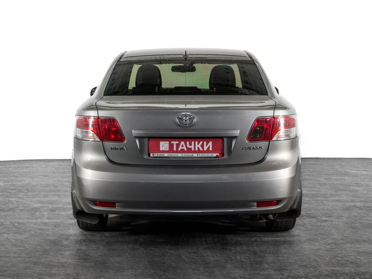 Toyota Avensis 2010 - фото автомобиля