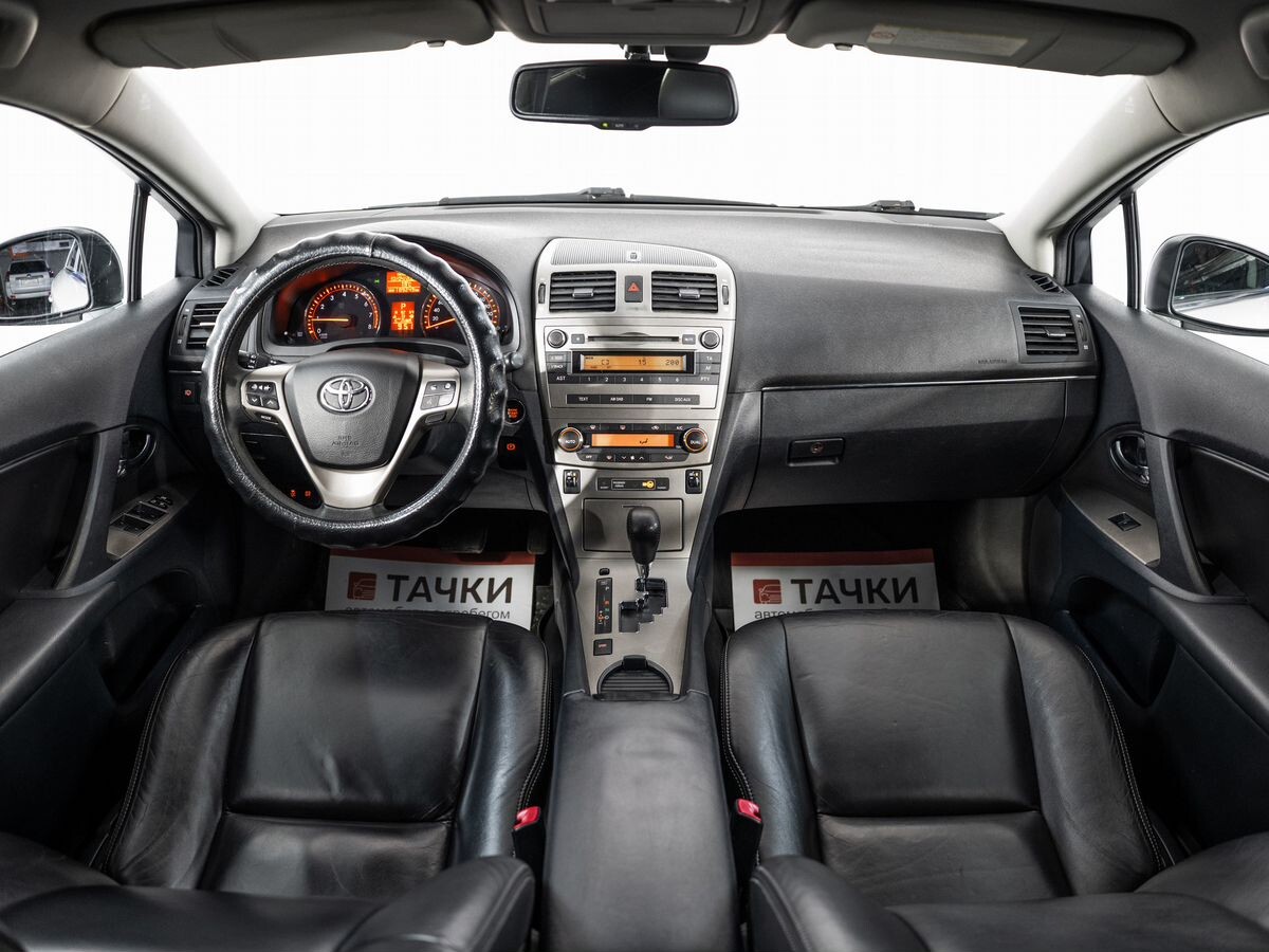 Toyota Avensis 2010 - фото автомобиля