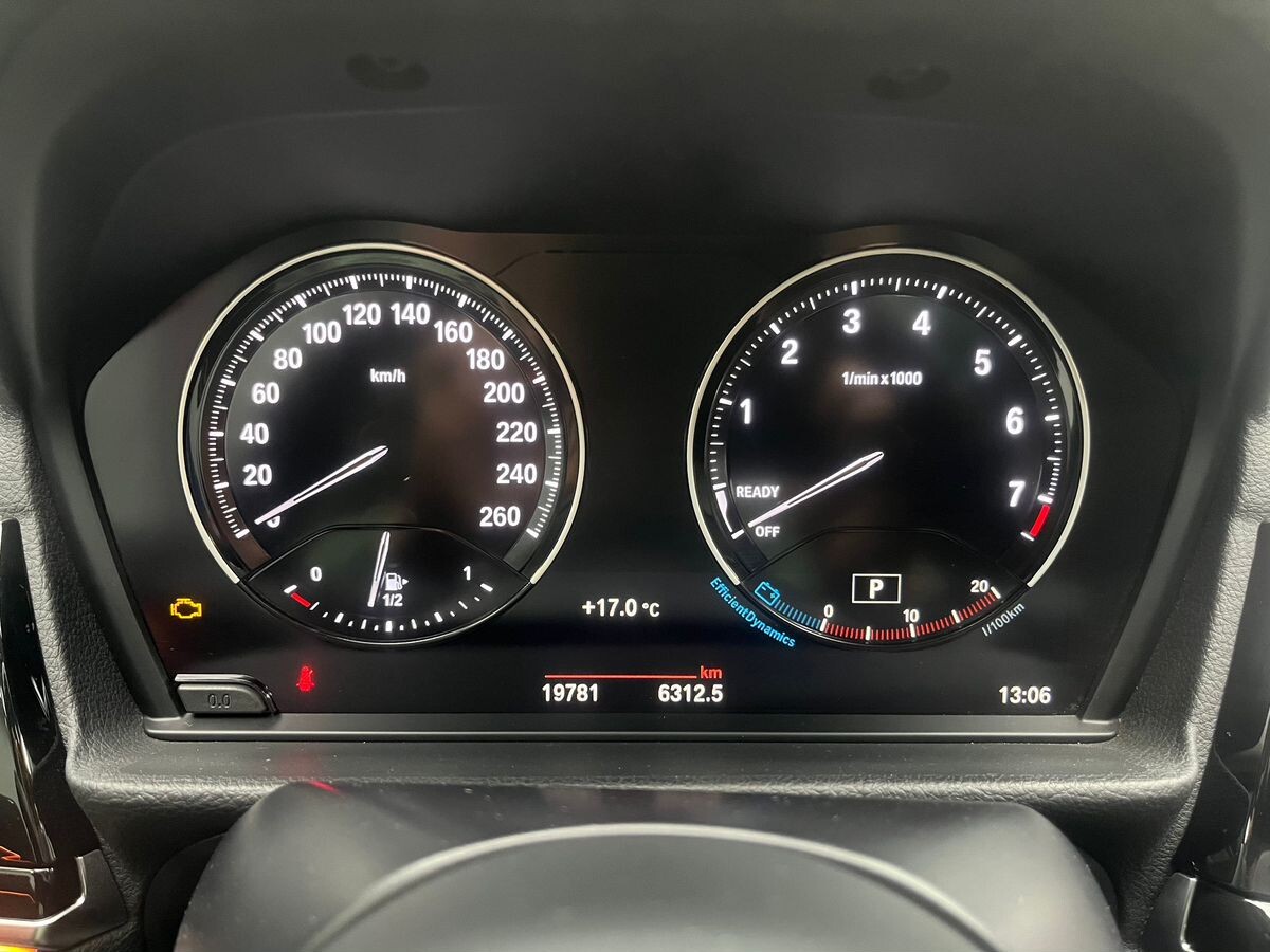 BMW 1-Series 2022 - фото автомобиля