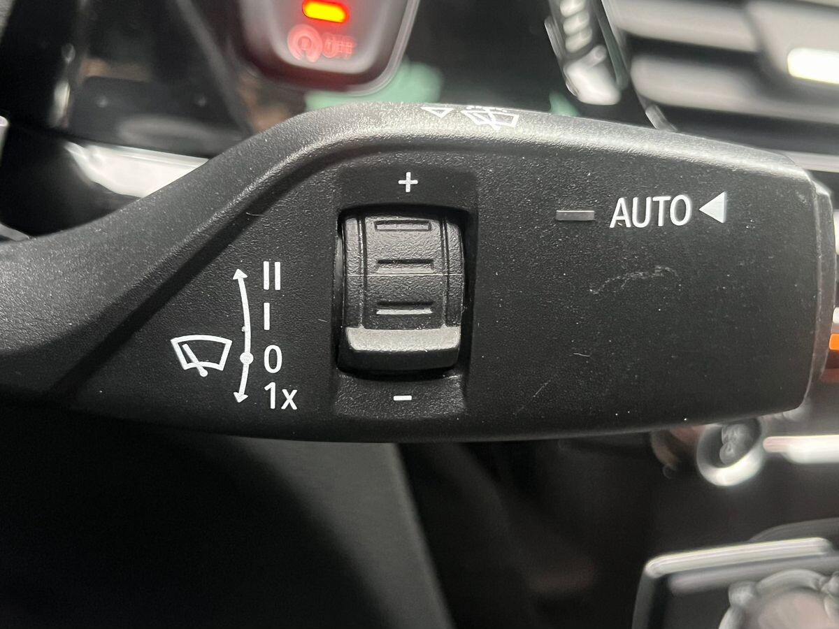 BMW 1-Series 2022 - фото автомобиля