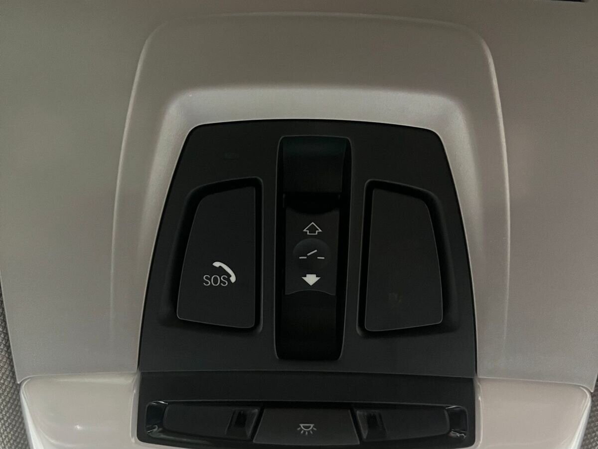 BMW 1-Series 2022 - фото автомобиля