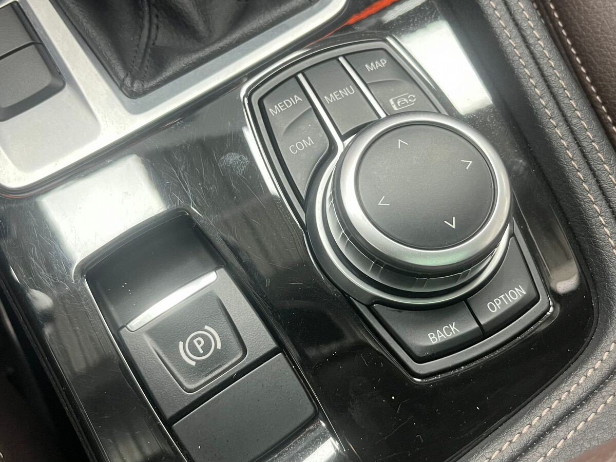 BMW 1-Series 2022 - фото автомобиля