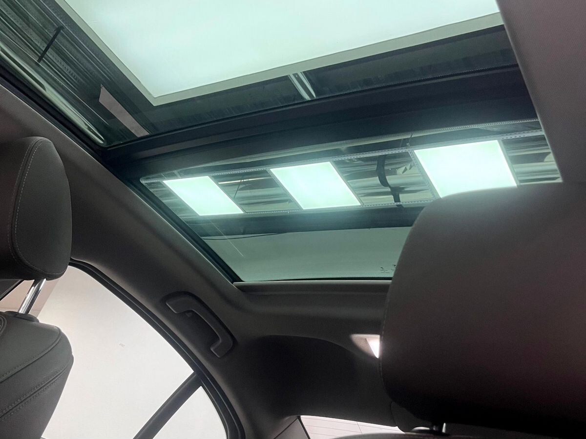 BMW 1-Series 2022 - фото автомобиля