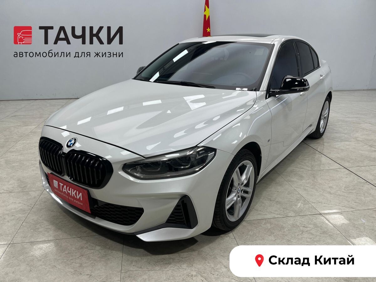 BMW 1-Series 2021 - фото автомобиля