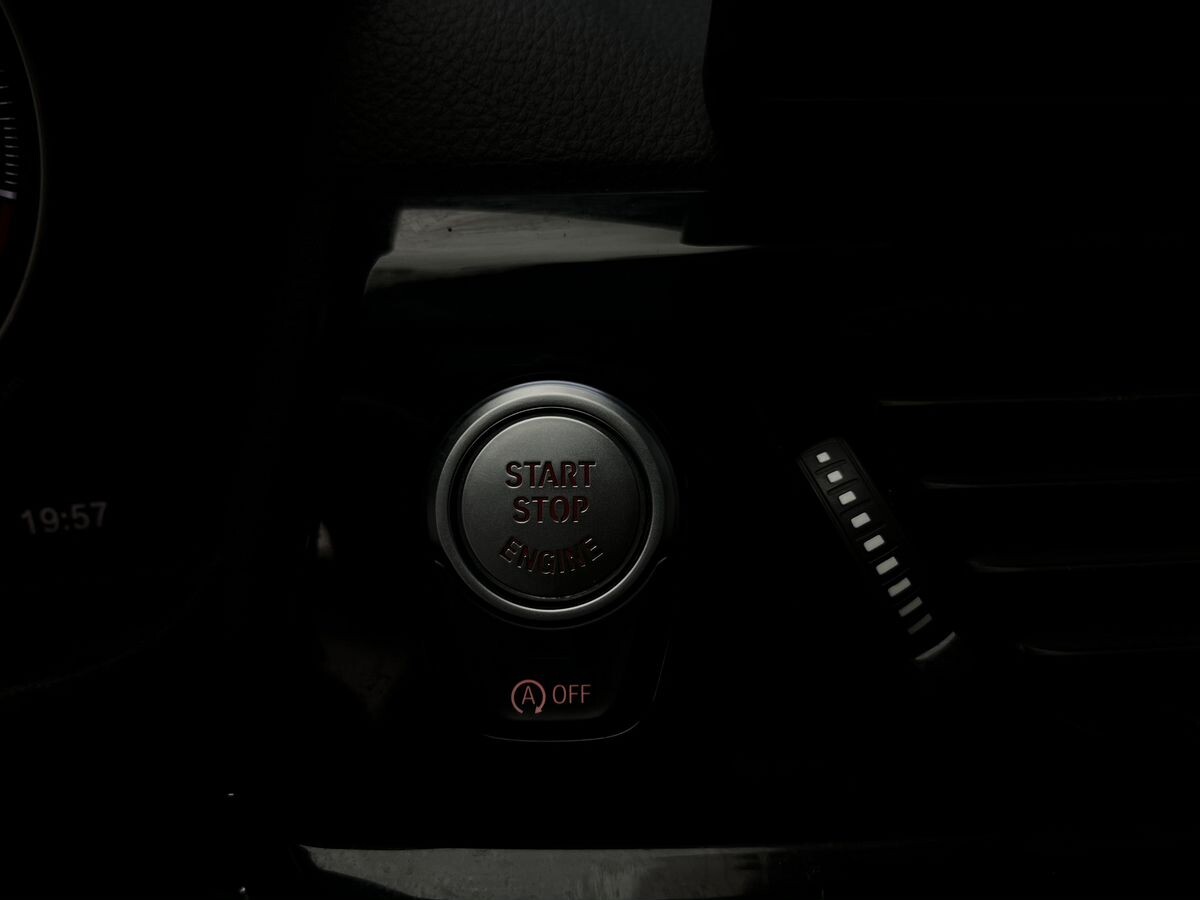 BMW 1-Series 2021 - фото автомобиля