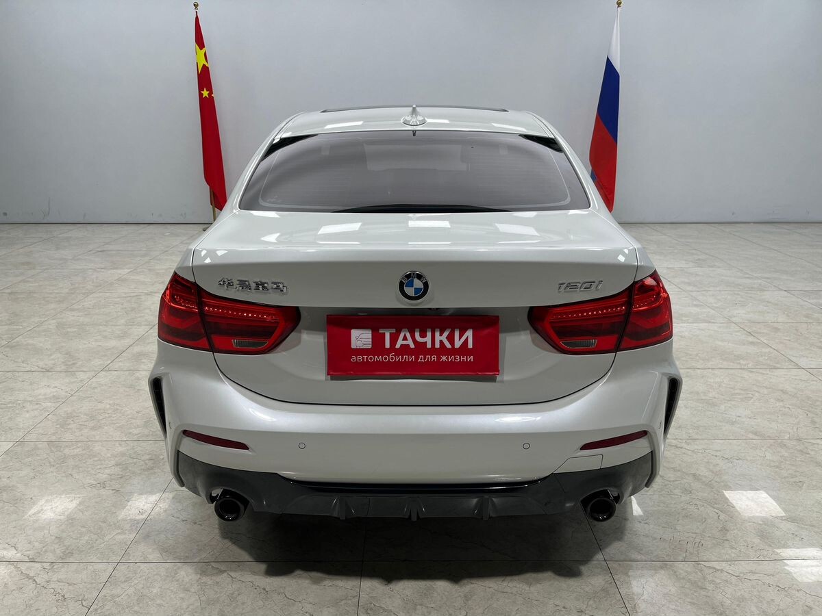 BMW 1-Series 2021 - фото автомобиля