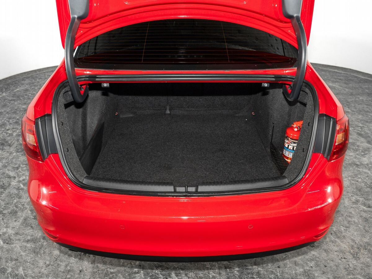 Volkswagen Jetta 2012 - фото автомобиля